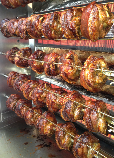 Haxen am Grillspieß / Codillos en asador